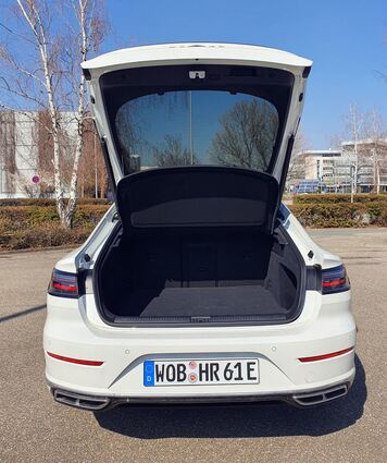 mid Groß-Gerau - Viel Platz für Gepäck bietet der Kofferraum des Arteon R mit einem Volumen von 563 bis 565 Litern, 1.557 bis 1.632 Liter inklusive Sitzbereich.