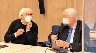 Alfred Dänzer (rechts) neben seinem Verteidiger Hans-Ulrich Beust.