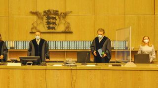 Die dritte Strafkammer um den Vorsitzenden Richter Ulrich Bunk (Mitte) verurteilte Dänzer zu zwei Jahren auf Bewährung und 75 000 Euro Geldauflage (Bild vom Prozessauftakt).