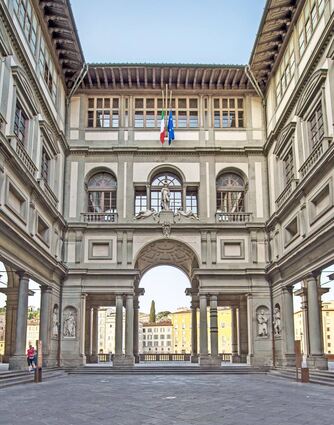 Die Uffizien von außen: Die Kunstwerke sollen künftig zum Teil auch ins Umland gebracht werden, um den Tourismus in Florenz zu entzerren.