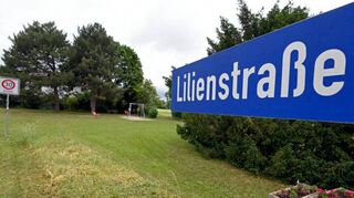 In der Lilienstraße in Neu-Edingen gilt bereits Tempo 30. Eltern fordern jetzt für die Sicherheit der Kinder eine stärkere Verkehrsberuhigung.