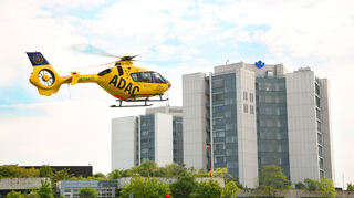 In erster Linie ist der ADAC Rettungshubschrauber Christoph 112 für die Verlegung von Covid-19-Patienten da.