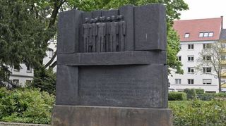 Denkmal und Grünanlage in der Schwetzingerstadt zum Gedenken an die Lechleiter-Gruppe.