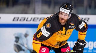 Korbinian Holzer ist der nächste Nationalspieler, der in der kommenden Saison das Trikot der Adler Mannheim trägt.