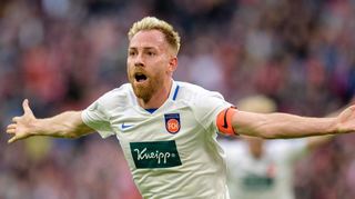 Bei Zweitligist 1. FC Heidenheim bekommt Marc Schnatterer keinen Vertrag mehr. Zieht es den 35-Jährigen zum SV Waldhof?