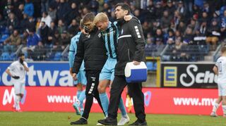 Seinen vorerst letzten Einsatz als Profi-Fußballer musste Dorian Diring am 8. Dezember 2019 gegen Braunschweig mit einem Knorpelschaden beenden.
