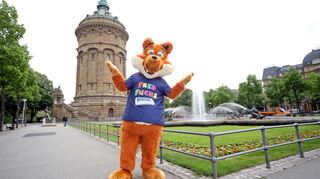 Mannheim. Wasserturm. Fotoshooting mit Fred Fuchs. Im Bild: Fred Fuchs vor dem Mannheimer Wasserturm.