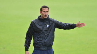 Trainer Patrick Glöckner wird auch in der Saison 2021/2022 an der Seitenlinie Anweisungen geben.