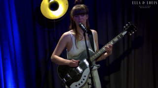 Julia Nagele alias Listentojules im Mannheimer Ella & Louis.