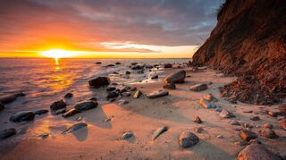 Perfekte Kulisse für den ersten Mord in Sebastian Knauers Mozart-Krimi: polnische Steilküste bei Orlowo, Gdynia, wo Steven Briggs eine junge Oboistin erschießt.