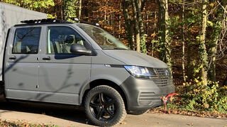 mid Heilbronn - Terranger spendiert einem T6 4Motion-Fahrgestell beim &#8222;DC-34 6x6&#8220; einen mit Originalteilen verlängerten Rahmen und eine hydraulisch gebremste dritte Achse. Dafür werden zwischen 150.000 und 250.000 Euro fällig.