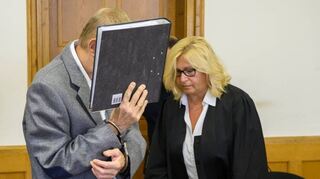 August 2019: Vor dem Frankenthaler Landgericht beginnt der Prozess gegen den heute 70-Jährigen. Vertreten wurde er von Rechtsanwältin Katja Kosian.