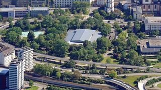 Umkämpftes Kleinod: Der Friedrichspark, der nach Abriss des Eisstadions teilweise wieder bebaut werden soll.