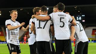 Jetzt soll wieder gejubelt werden: Die deutsche Nationalmannschaft (hier beim Testspiel gegen Dänemark) startet in die Europameisterschaft.