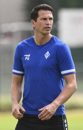 Waldhofs Trainer Patrick Glöckner beobachtete sein Team genau.