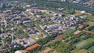 Gebäude des Heidelberger Universitätsklinikums im Neuenheimer Feld.