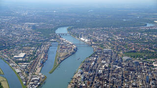 Der Rhein trennt – und verbindet.