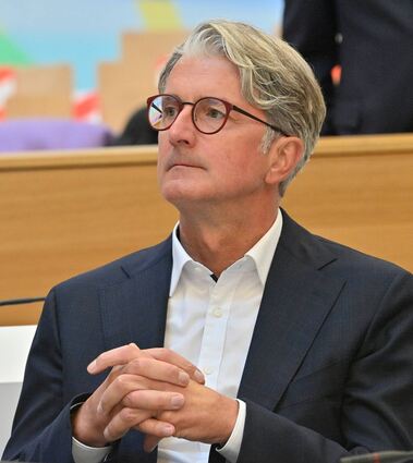 Rupert Stadler, ehemaliger Vorstandsvorsitzender der Audi AG, steht seit September 2020 in München vor Gericht. Im Juni 2018 wurde er wegen Verdunkelungsgefahr verhaftet.