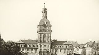 Der historische Bau von N 1 am Mannheimer Paradeplatz.