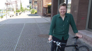 Stadtrat und Bundestagskandidat: Patrick Haermeyer (Grüne) am Verbindungskanal.