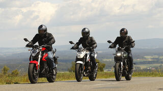 mid Groß-Gerau - Familien-Bande: die Voge 300 AC Classic (r.) mit ihren "Geschwistern" 500 R (l.) und 300 R.