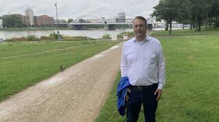 Rüdiger Ernst an der Rheinpromenade. Beim Treffen mit dem „MM“ stand hier noch kein Hochwasser.