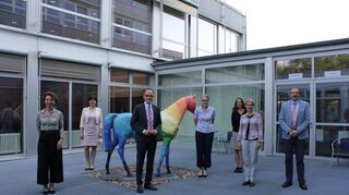 Tauschten sich aus (v.l.): Professorin Monika Greening, Ortsvorsteherin Anke Simon, Staatssekretär Denis Alt, Professorin Elke Raum, Vizepräsidentin Ellen Bareis, Dekanin Eveline Häusler und Hochschulpräsident Peter Mudra.
