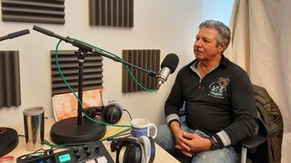Ludwig Hillger bei der Aufnahme des Podcasts. Der Ermittler war von 1991 bis 2004 stellv. Leiter des Dezernats Kapitalverbrechen der Kripo in Heidelberg.