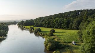 mid Groß-Gerau - Der Volkswagen California steht wie kein anderes Reisemobil für das Gefühl von Freiheit und Abenteuer - und im Hinterland gibt es jetzt die passenden Plätze.
