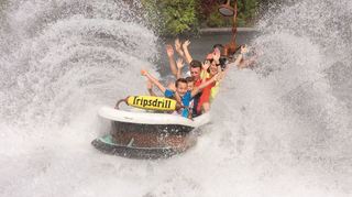 Badewannenfahrt im Freizeitpark Tripsdrill.