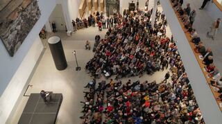 Bei der Eröffnung der Matisse-Ausstellung: Derart dicht besetzte Reihen sind zur Zeit undenkbar, aber attraktive Schauen ziehen immer Publikum an.
