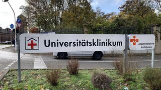 Dieses Schild an der Röntgenstraße könnte bleiben. Aber offiziell heißen soll das Klinikum nach der Fusion: „Universitätsmedizin Heidelberg, Campus Mannheim“.