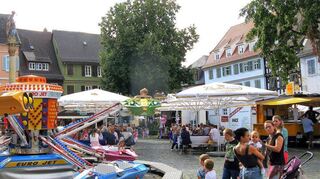 Kerwe auf dem Ladenburger Marktplatz 2019: In diesem Jahr ein Ding der Unmöglichkeit. Der ASV stemmt eine Ersatzveranstaltung.