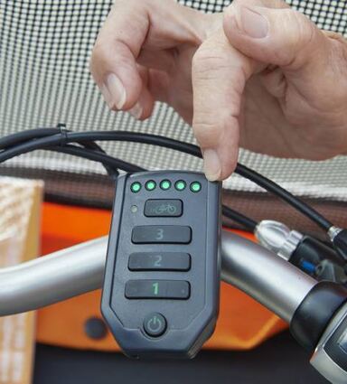 Der elektronische Antrieb reicht etwa für 30 Kilometer.
