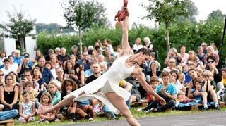 Wie hier im Juli in Ladenburg auf dem Obsthof Schumann ist die Artistenfamilie Pöschko auch beim Ersatz-Straßenfest in Schriesheim zu sehen.