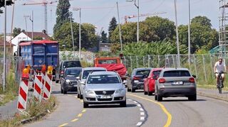 Am Aubuckel laufen die Bauarbeiten zum Panorama-Steg. Der Verkehr wird durch eine Ampel geregelt.