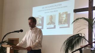 Klaus Mehler berichtete bei der freien evangelischen Gemeinde unter anderem über die Tätigkeit der „Dschungelpiloten“, deren deutsche Organisation er betreut.