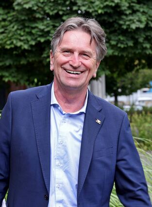 Sozialminister Manne Lucha auf dem Weg zum Redaktionsbesuch in Mannheim.