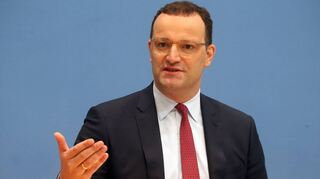 Gesundheitsminister Jens Spahn kann verstehen, dass seine Popularität in der Pandemie gelitten hat.