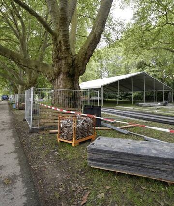 Jedes Jahr entsteht eine Zeltstadt für das Filmfestival auf der Parkinsel.