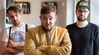 Die Antilopen Gang mischt am Samstag bei der reinen Open-Air-Ausgabe des Zeltfestivals Rap mit Punk und Politik.