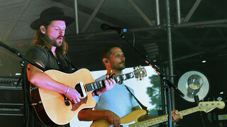 Ian Hooper (links) und Bassist Craig Saunders im Reitstadion.