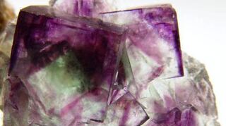 Das Bild zeigt einen Fluorit aus Okorusu (Namibia).