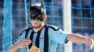 „Ich mag Batman als Persönlichkeit“: Adrien Lebeau feierte sein Tor zum 3:0 für Waldhof gegen Türkgücü auf unkonventionelle Art und Weise.