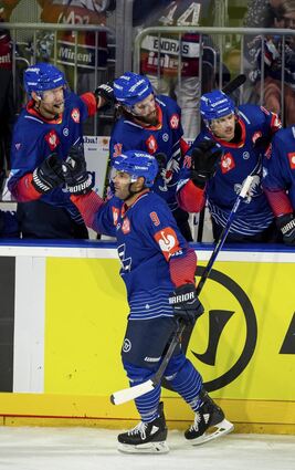 Mit zwei Toren und vier Vorlagen ist Nigel Dawes nach vier Spielen in der Champions Hockey League der Topscorer der Adler.