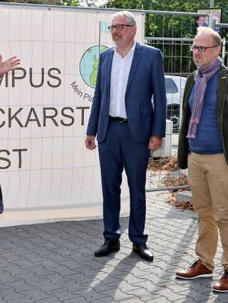 Den Neckarstadt-Campus stellten OB Peter Kurz (M.) und Bürgermeister Dirk Grunert der Ministerin am Dienstag vor.