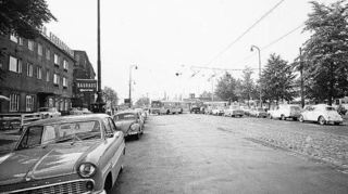Der Friedrichsring mit Blick in Richtung Kurpfalzbrücke und OEG-Bahnhof in den 1960ern.
