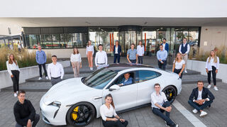 mid Groß-Gerau - Solides Fundament: Sämtlichen Auszubildenden und Studierenden sichert Porsche im Anschluss an ihre Ausbildung ein unbefristetes Arbeitsverhältnis zu.