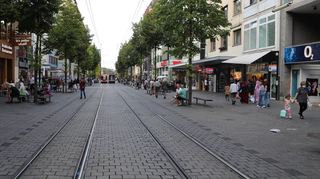 Wenig einladend und attraktiv: die Breite Straße mit Blick Richtung Kurpfalzkreisel.
