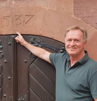 Stadtführer Wolfgang Balling führt auf die Spuren der Kurpfalz.
